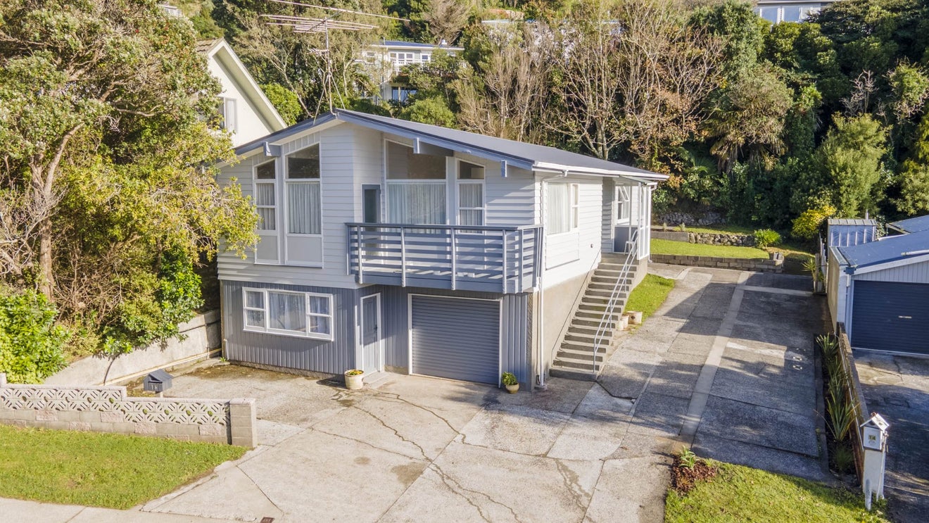 16 Truscott Avenue, Johnsonville, Wellington - Carousel 1