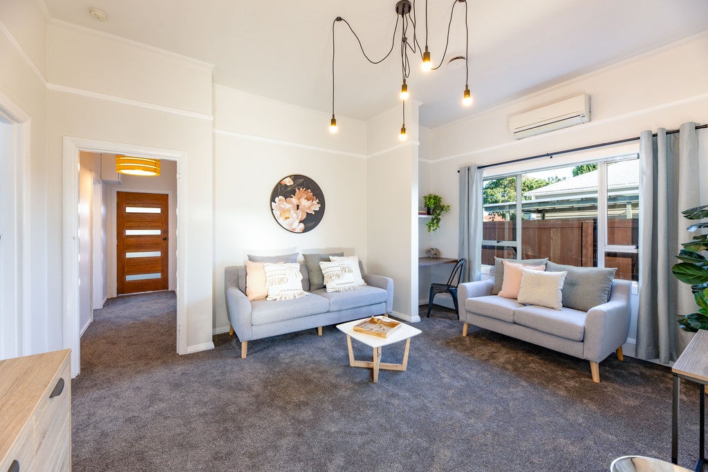 1/7 Seymour Street, Hornby, Christchurch - Carousel 1