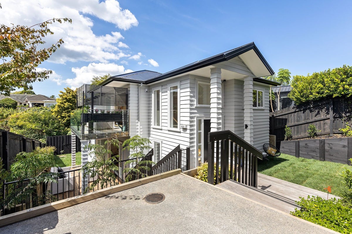 29A Premier Avenue, Point Chevalier, Auckland City, Auckland - Carousel 1