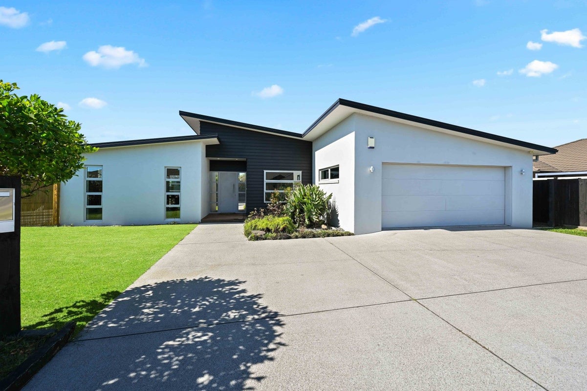 14 Hensley Crescent, Flagstaff, Hamilton - Carousel 1
