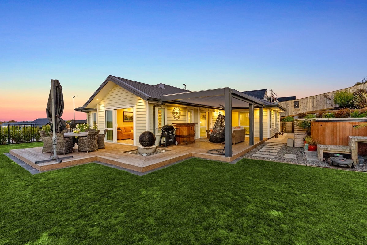 12 Kerr Crescent, Patumahoe, Pukekohe - Carousel 2