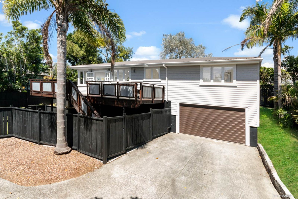 151 Whitney Street, Blockhouse Bay, Auckland - Carousel 1