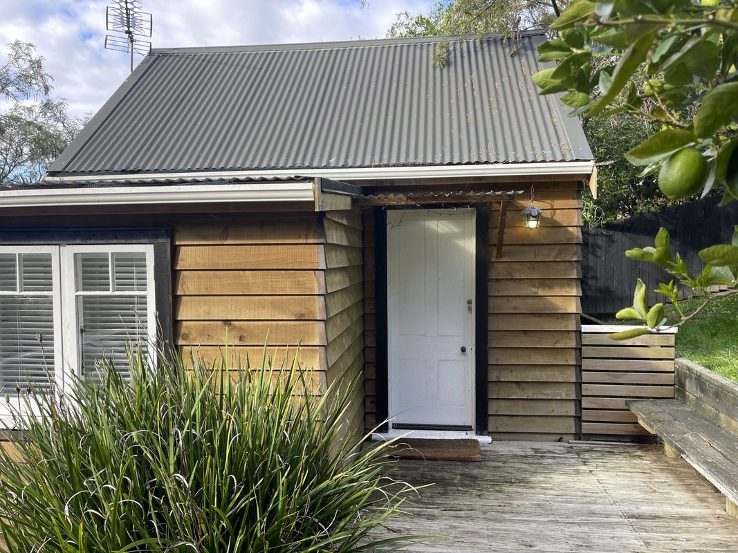 21 Putiki Road, Ostend, Waiheke Island - Carousel 1