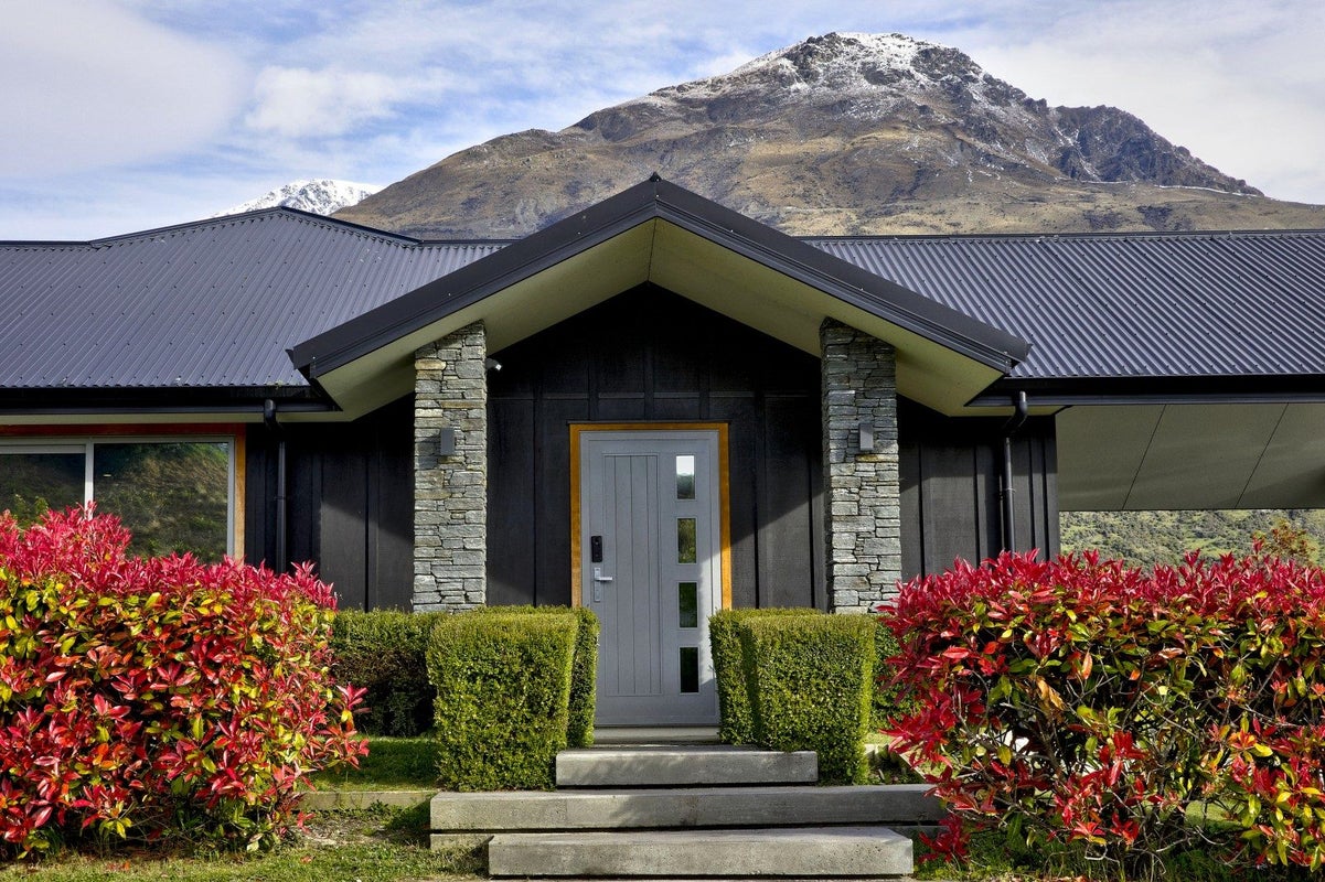 6 Oxfordshire AVE, Lower Shotover, QUEENSTOWN - Carousel 1