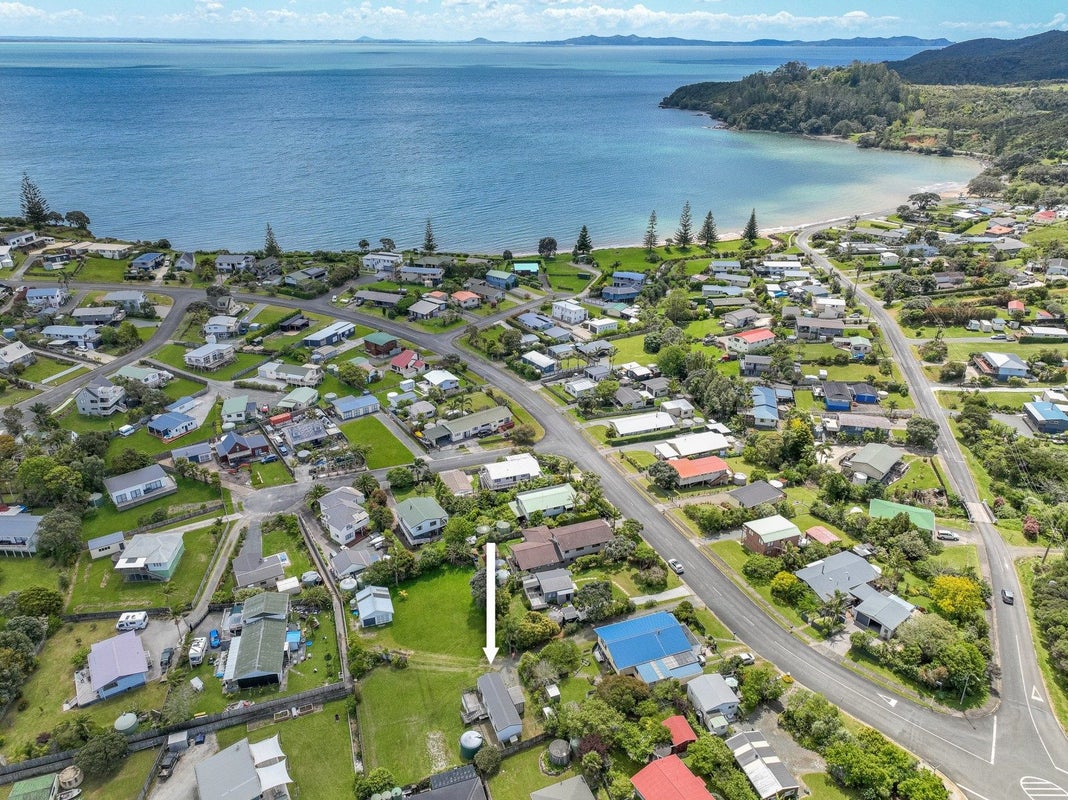 5 Peninsula Parade, Hihi, Mangonui - Carousel 1