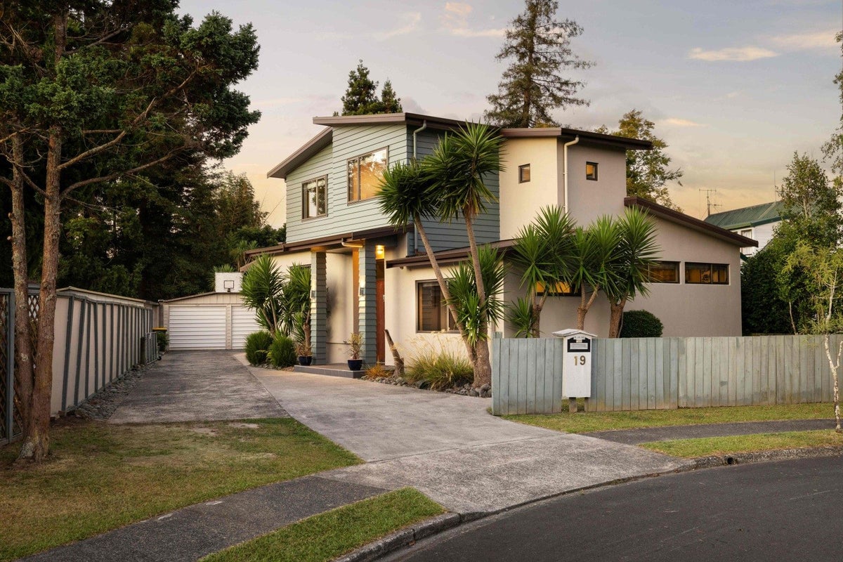 19 Sandford Place, Chartwell, Hamilton - Carousel 2