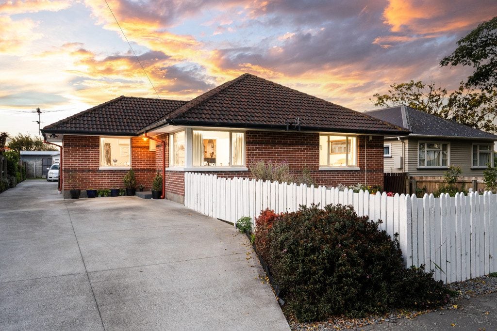 918 Avonside Drive, Avondale, Christchurch - Carousel 1