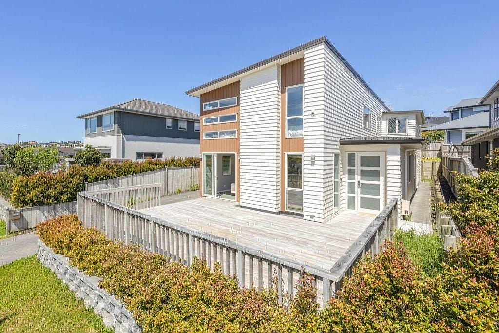 7 Bonair Crescent, Silverdale, Silverdale - Carousel 1