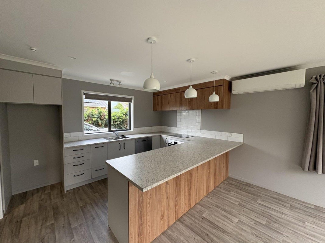 75 Dey Street, Hamilton East, Hamilton - Carousel 2