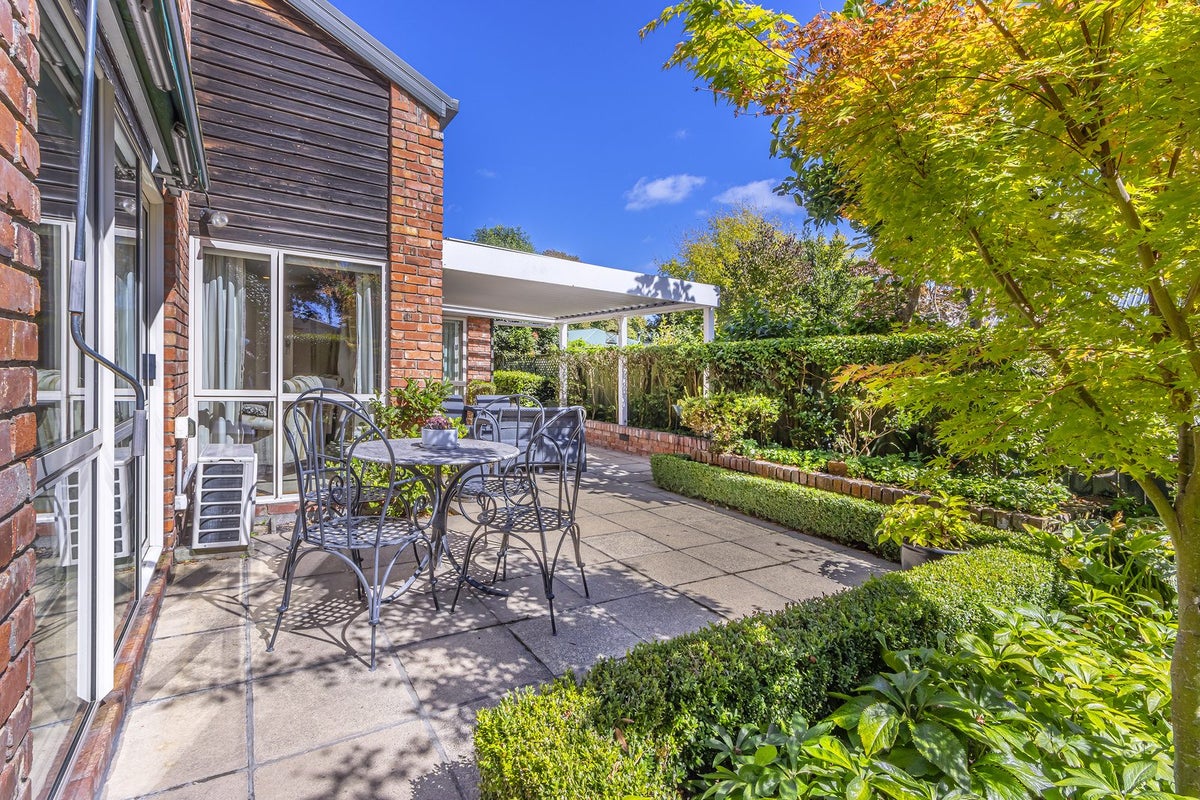 2/43 Dee Street, St Albans, Christchurch - Carousel 1