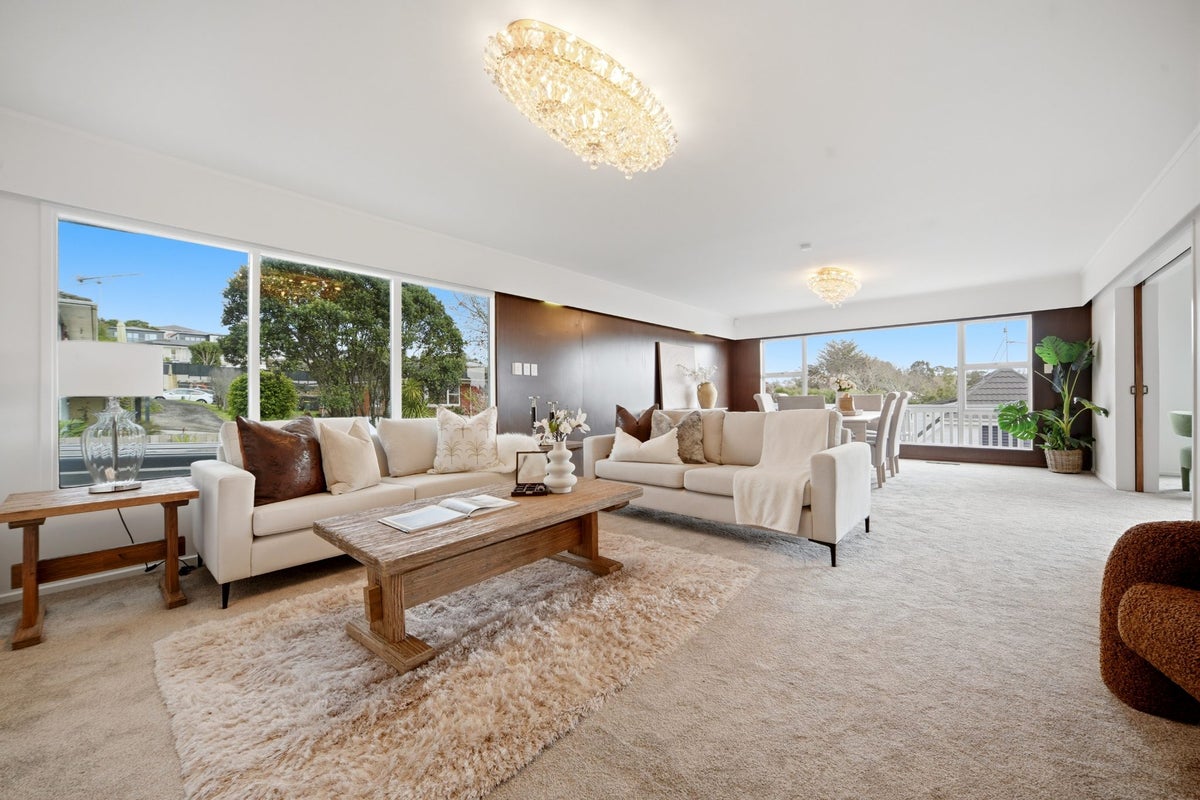 2/21 Velma Road, Hillcrest, Auckland - Carousel 2