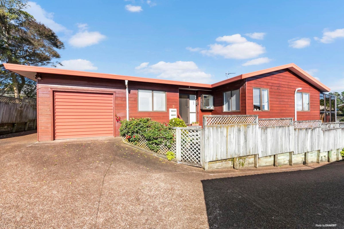 2/16 Arahoe Road, New Lynn, Auckland - Carousel 1