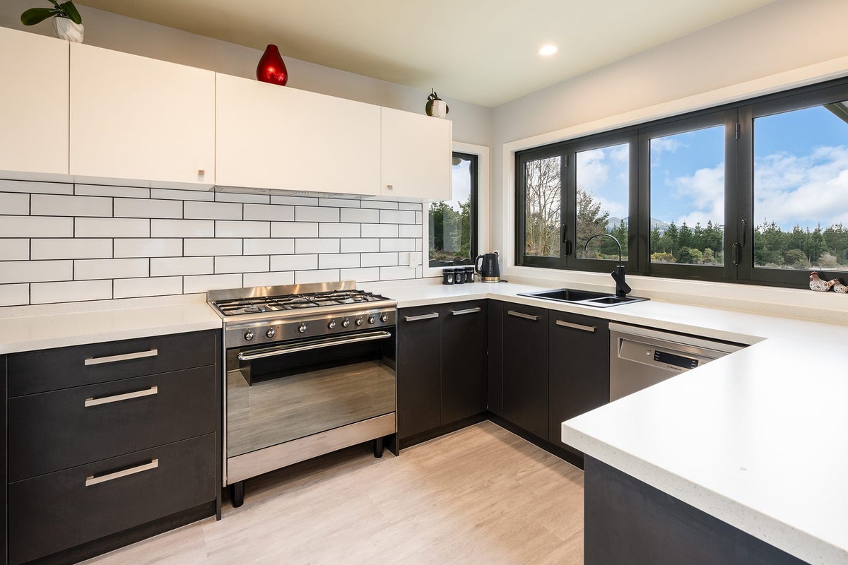 229 Big Stone Road, Brighton, Dunedin - Carousel 2
