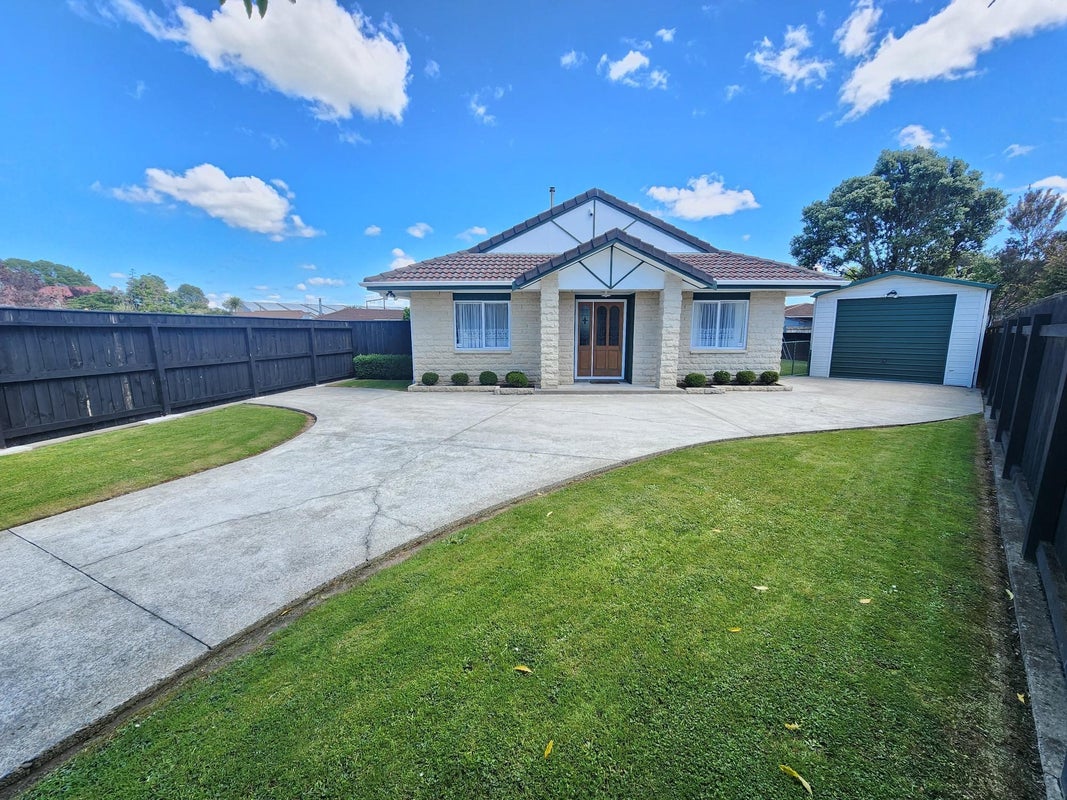 24 Willowstream Grove, Cloverlea, Palmerston North - Carousel 1