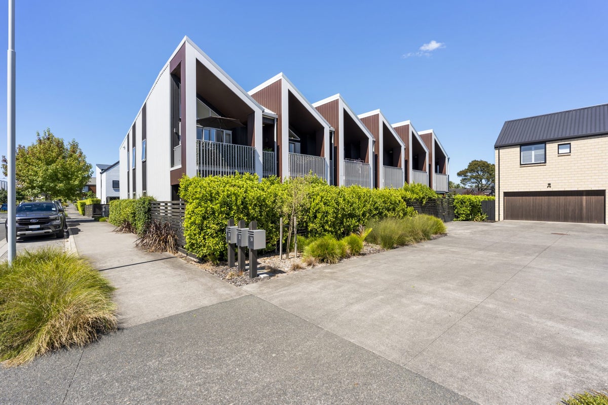 10/28 Nevill Road, Hobsonville, Auckland - Carousel 17