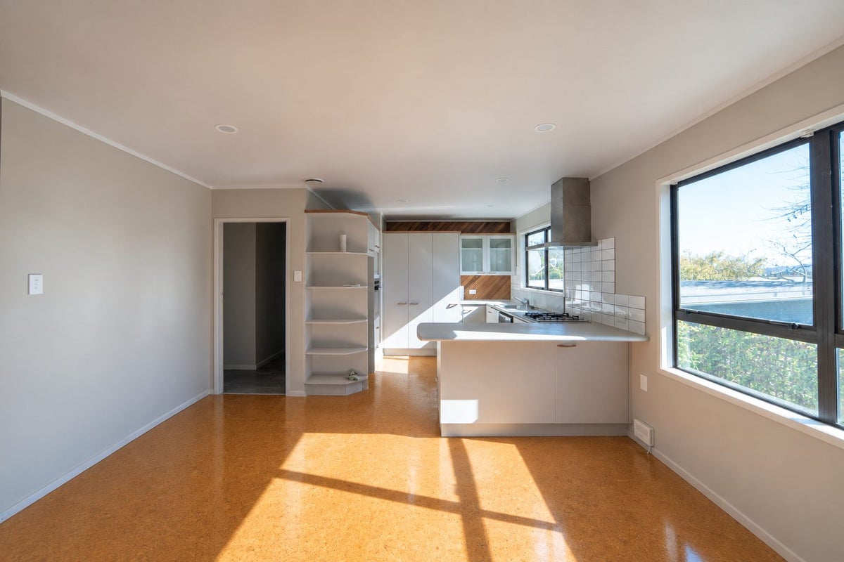 2 Highland Drive, Pukete, Hamilton, Waikato - Carousel 2