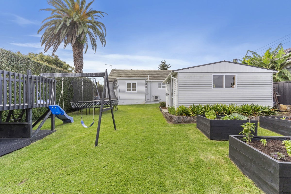 1 Smith Crescent, Onehunga, Auckland - Carousel 2