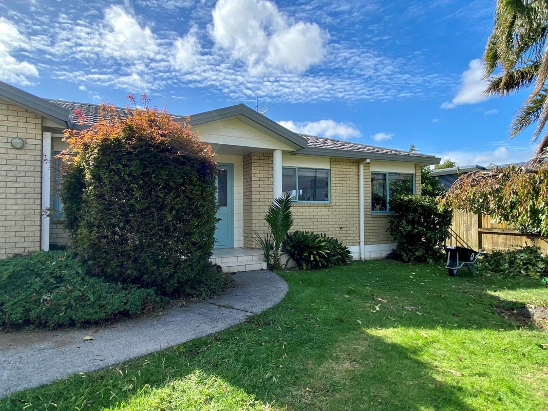 18 Kopu Drive, Pyes Pa, Tauranga - Carousel 1