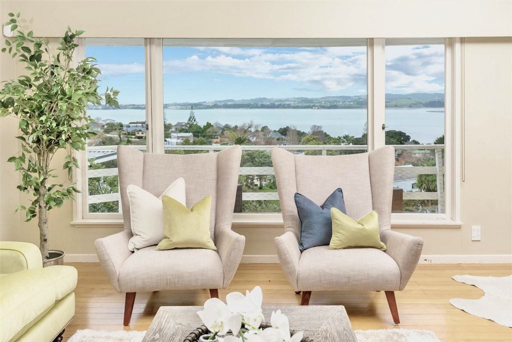 6 Montgomery Crescent, Cockle Bay, Auckland - Carousel 2