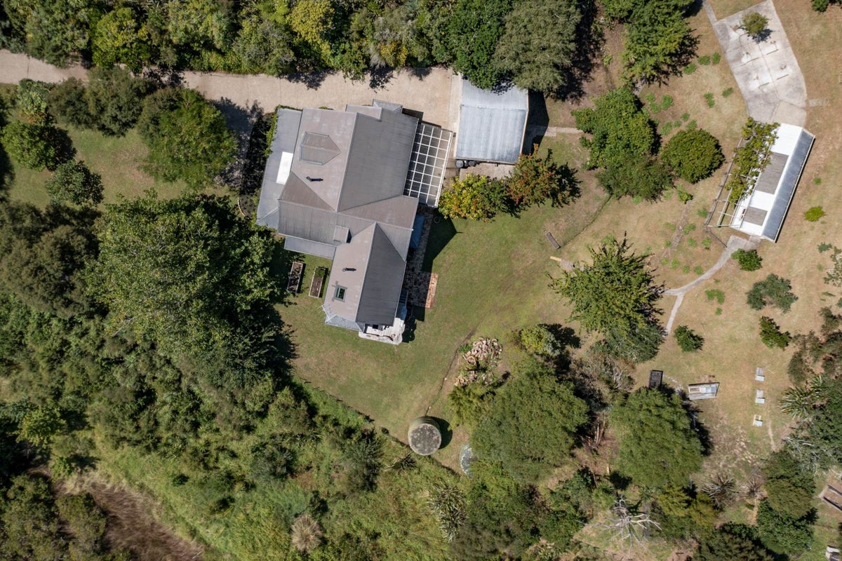 29 Landing Road, Titirangi, Auckland - Carousel 2