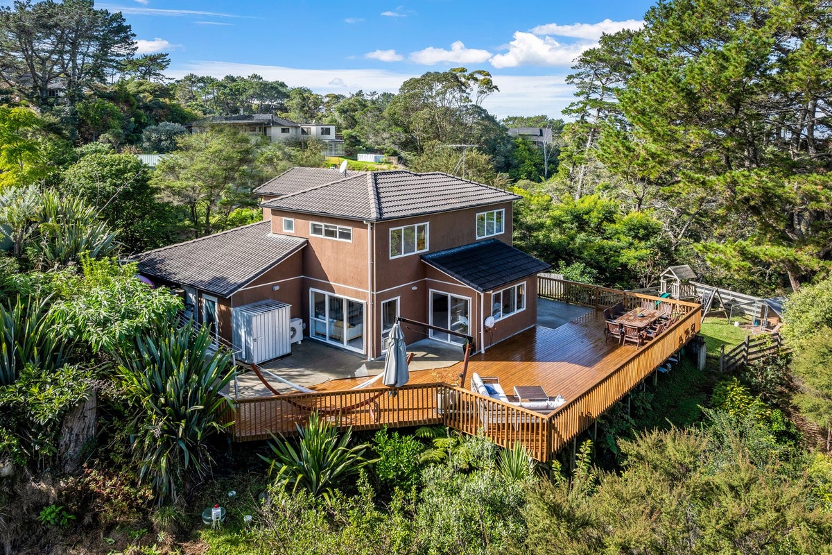 1143A Whangaparaoa Road, Tindalls Beach, Whangaparaoa - Carousel 1