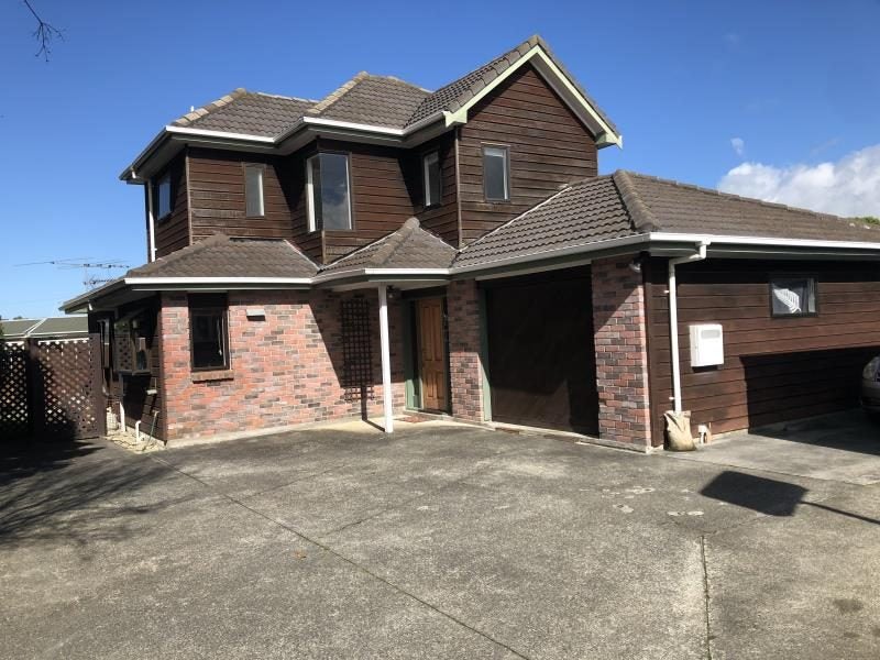 2/212 WATERLOO RD, Hutt Central, Lower Hutt - Carousel 1