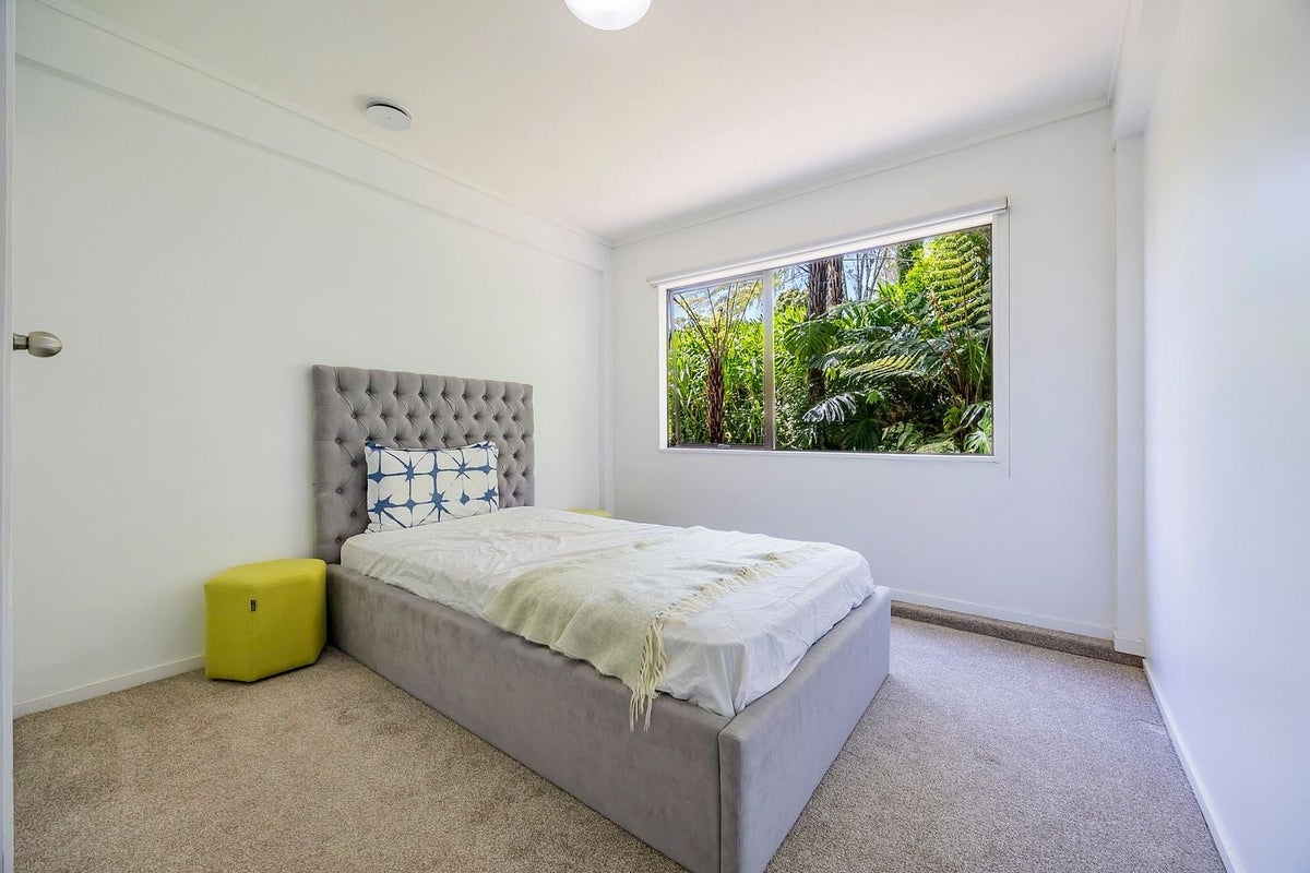 14 Eugen Place, Bayview, Auckland - Carousel 7