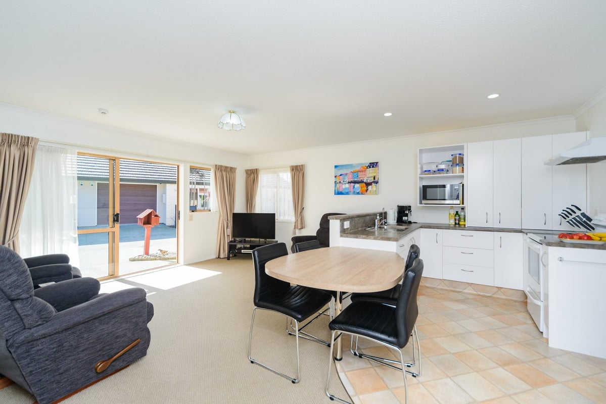 8 Foxtail Fern, Kelvin Grove, Palmerston North - Carousel 1
