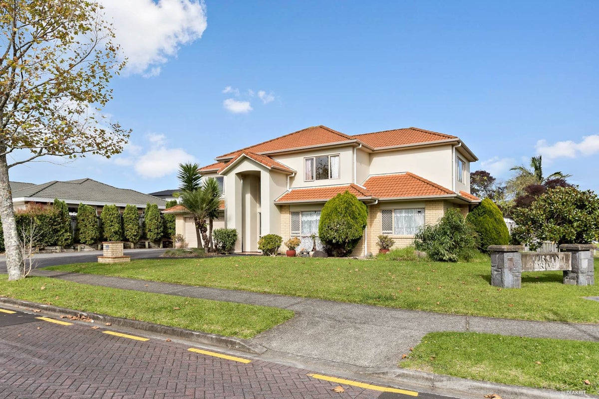 1 Lurgan Drive, East Tamaki, Auckland - Carousel 1