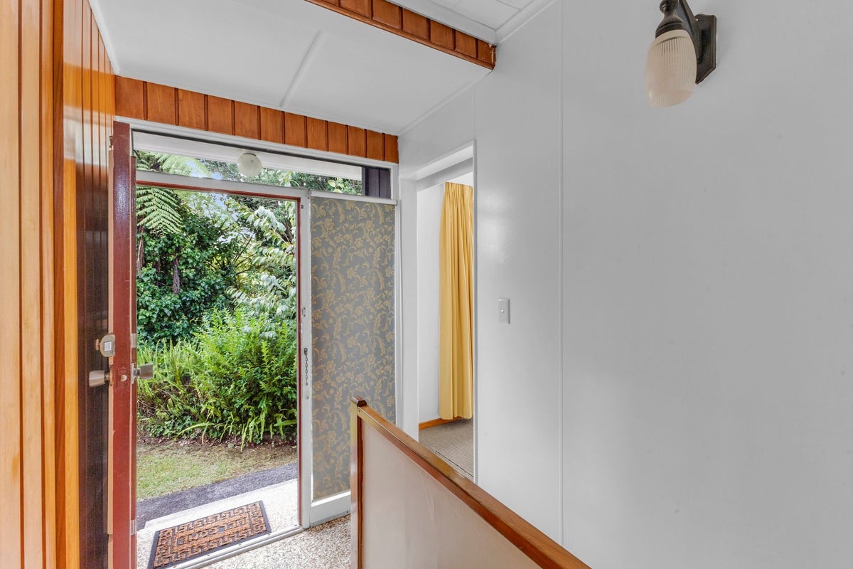 50 Seaview Road, Marfell, New Plymouth - Carousel 2