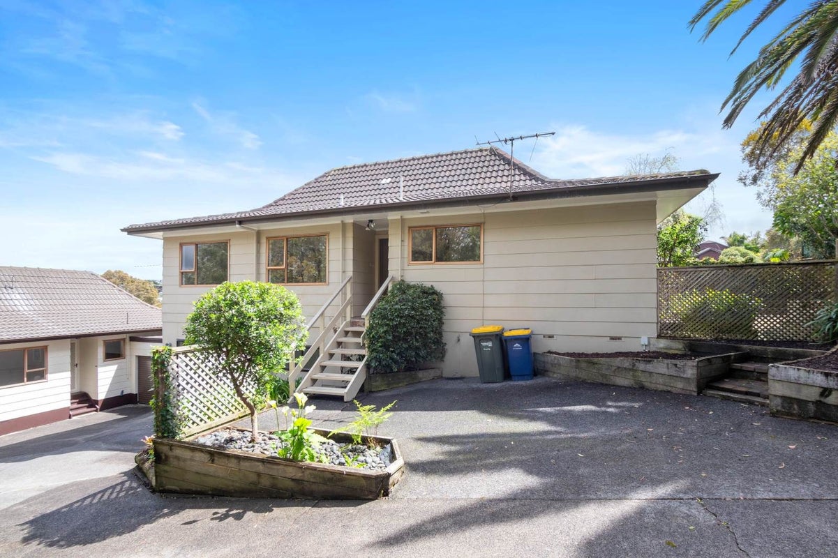 1 Waiau Street, Torbay, Auckland - Carousel 1