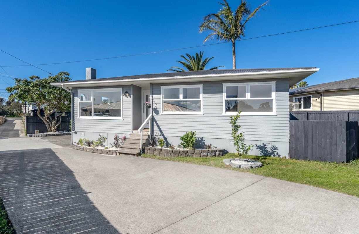 220 Birkdale Road, Birkdale, Auckland - Carousel 1