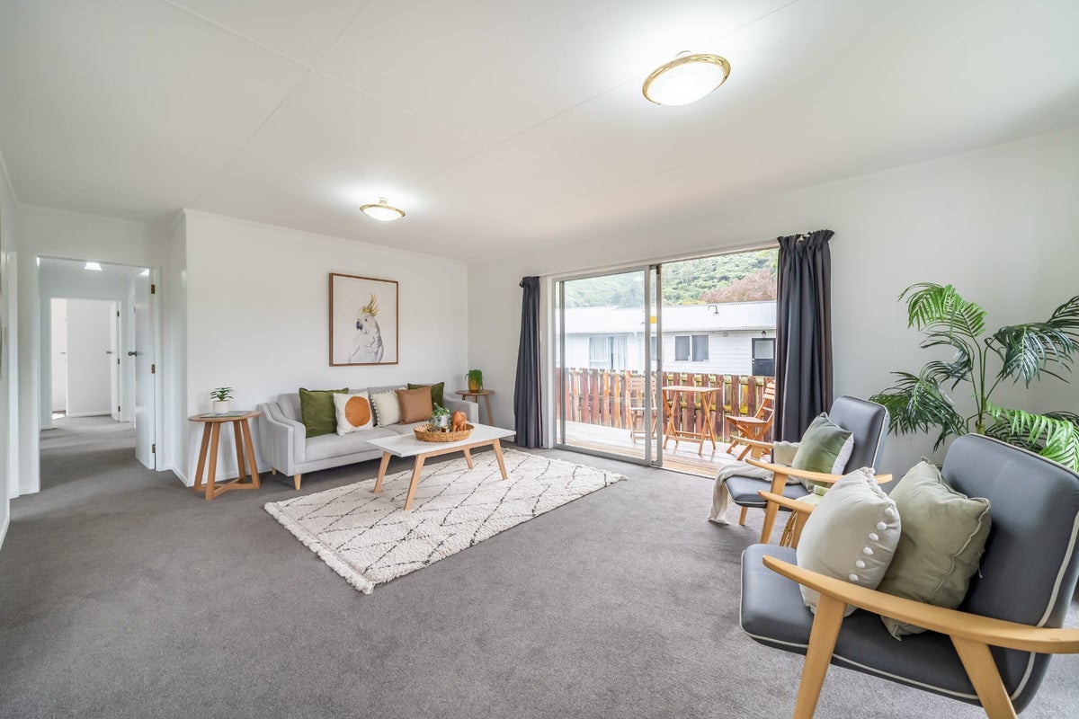 37 Tacoma Drive, Totara Park, Upper Hutt - Carousel 2