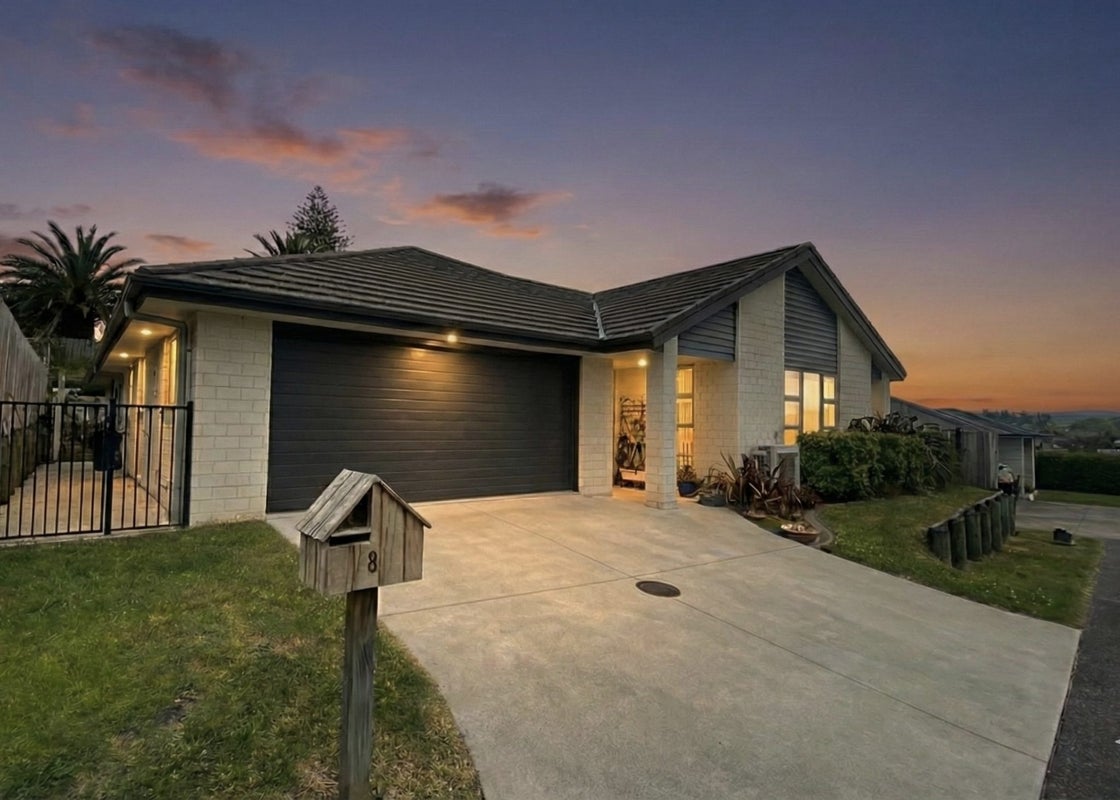 8 Quail Court, Pyes Pa, Tauranga - Carousel 1