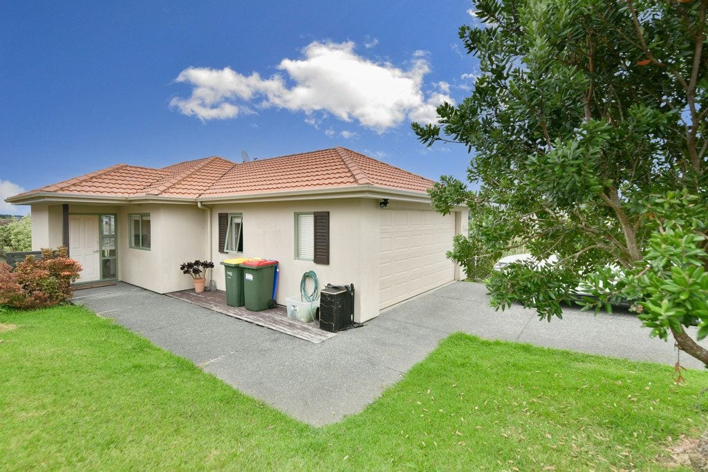 16 Midshipman Court, Gulf Harbour, Whangaparaoa - Carousel 1