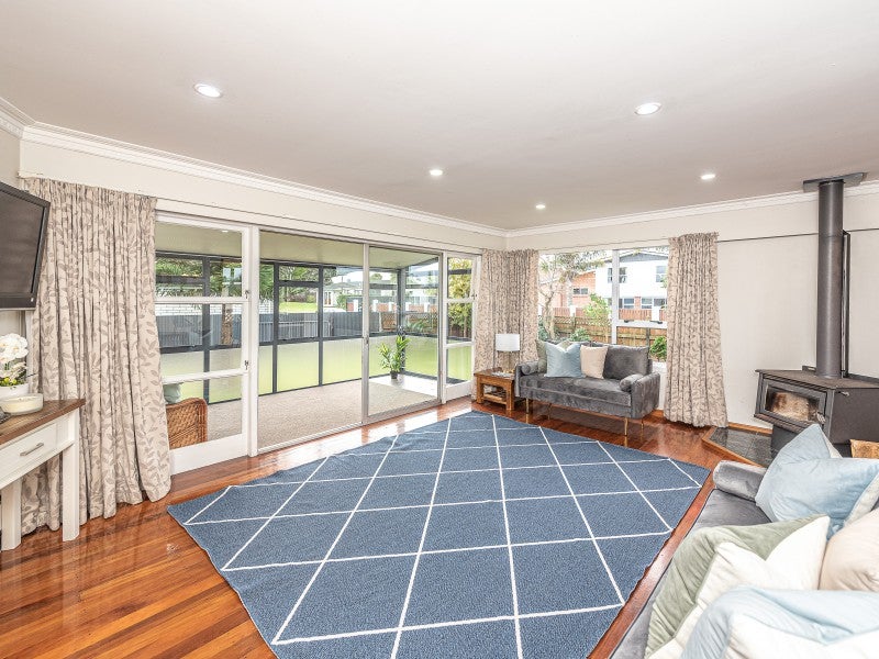 11 Lindsey Crescent, Springvale, Whanganui - Carousel 2