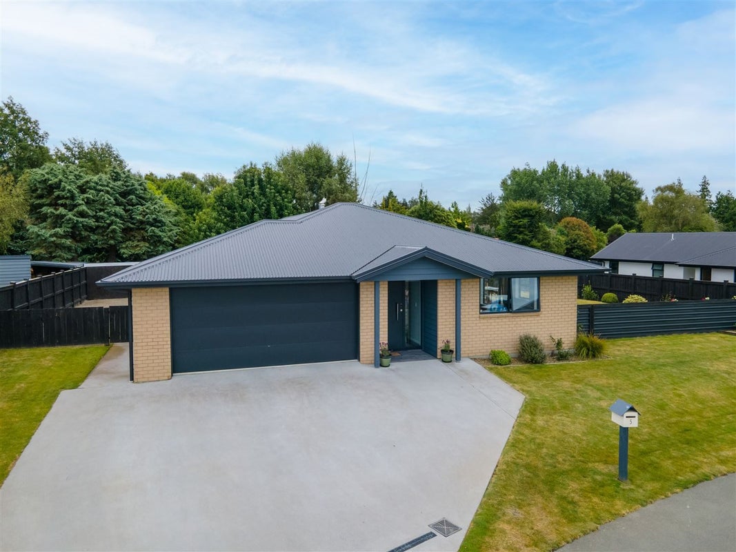5 Stringer Crescent, Waiareka Junction, Oamaru - Carousel 1