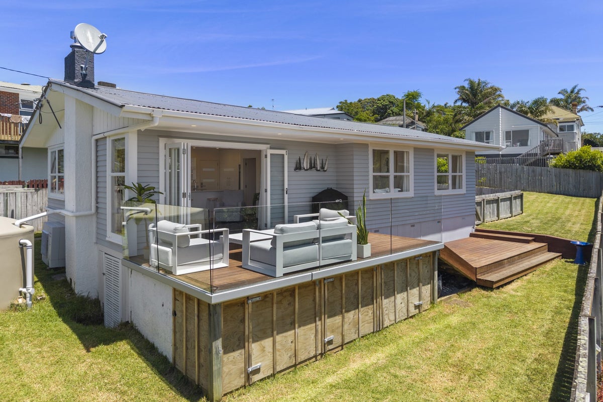 45 Birkdale Road, Birkdale, Auckland - Carousel 1