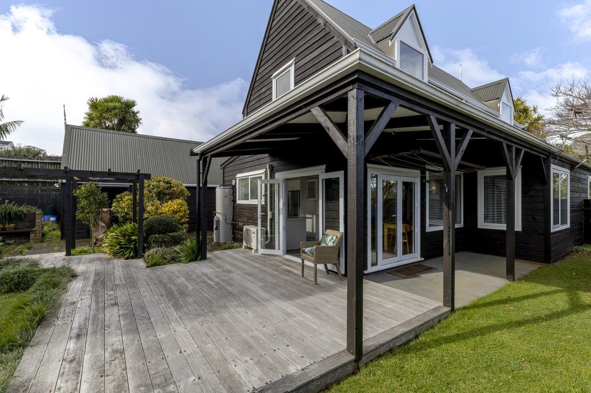 87 Dorset Avenue, Lynmouth, New Plymouth - Carousel 2