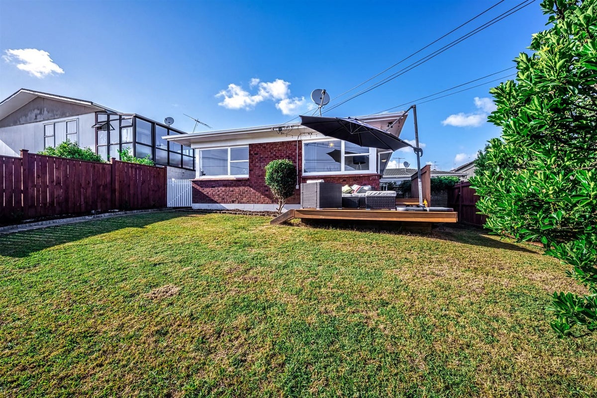 1/43 Willoughby Avenue, Howick, Auckland - Carousel 1