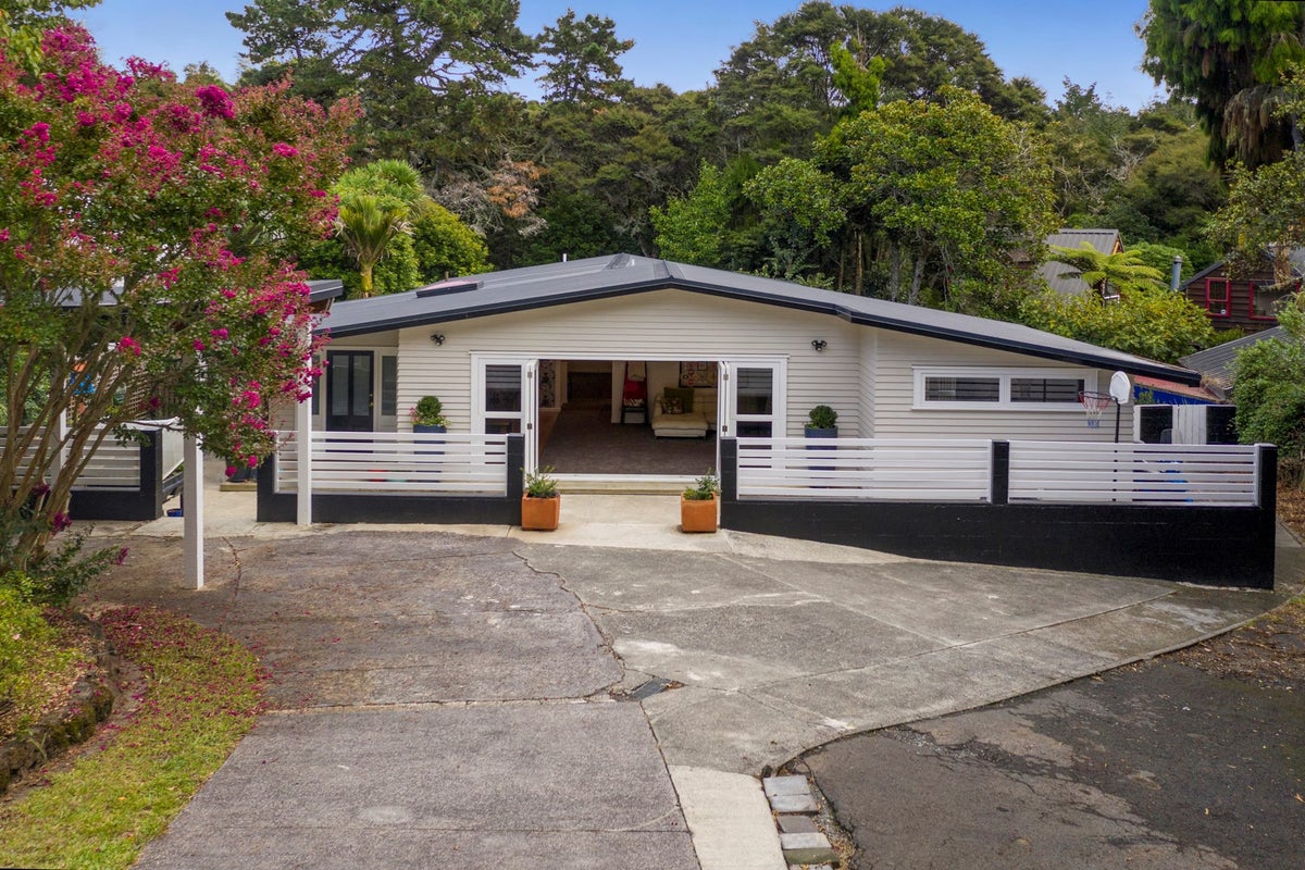 118 Park Hill Road, Birkenhead, Auckland - Carousel 2
