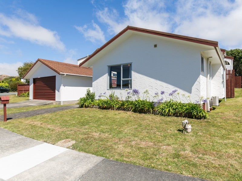 11 Mallard Grove, Churton Park, Wellington - Carousel 2