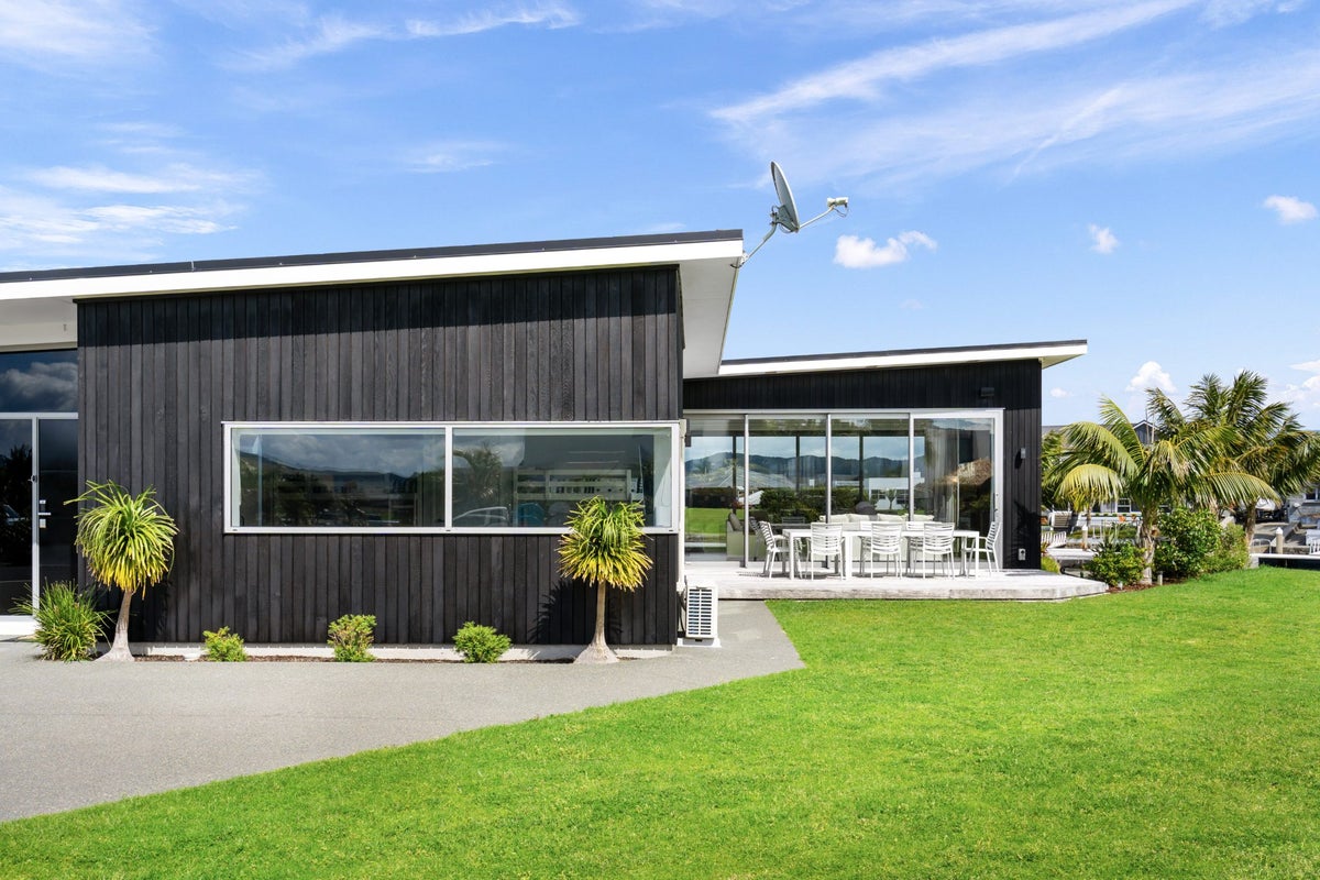 7 Cordyline Way, One Tree Point, Whangarei - Carousel 2