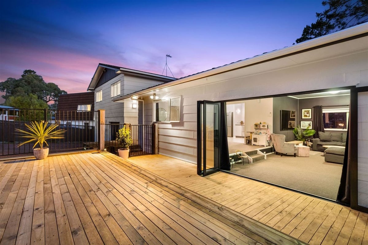 93 Oreil Avenue, West Harbour, Auckland - Carousel 2