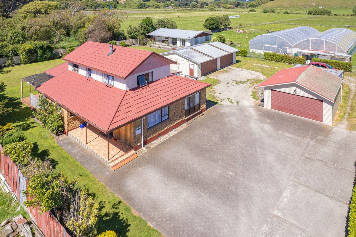 57 Wikitoria Road, Putiki, Whanganui - Carousel 1