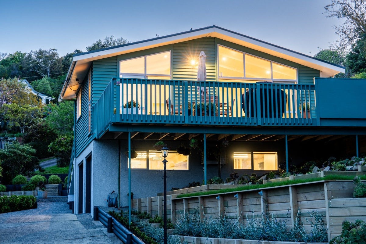 60 Marion Street, Macandrew Bay, Dunedin - Carousel 1