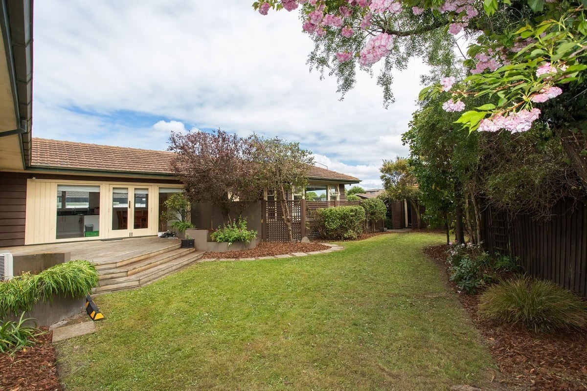 1/178 Waimairi Road, Ilam, Christchurch - Carousel 2