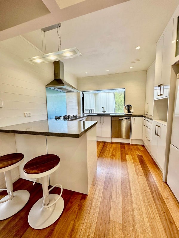28 Hythe Terrace, Mairangi Bay, Auckland - Carousel 2