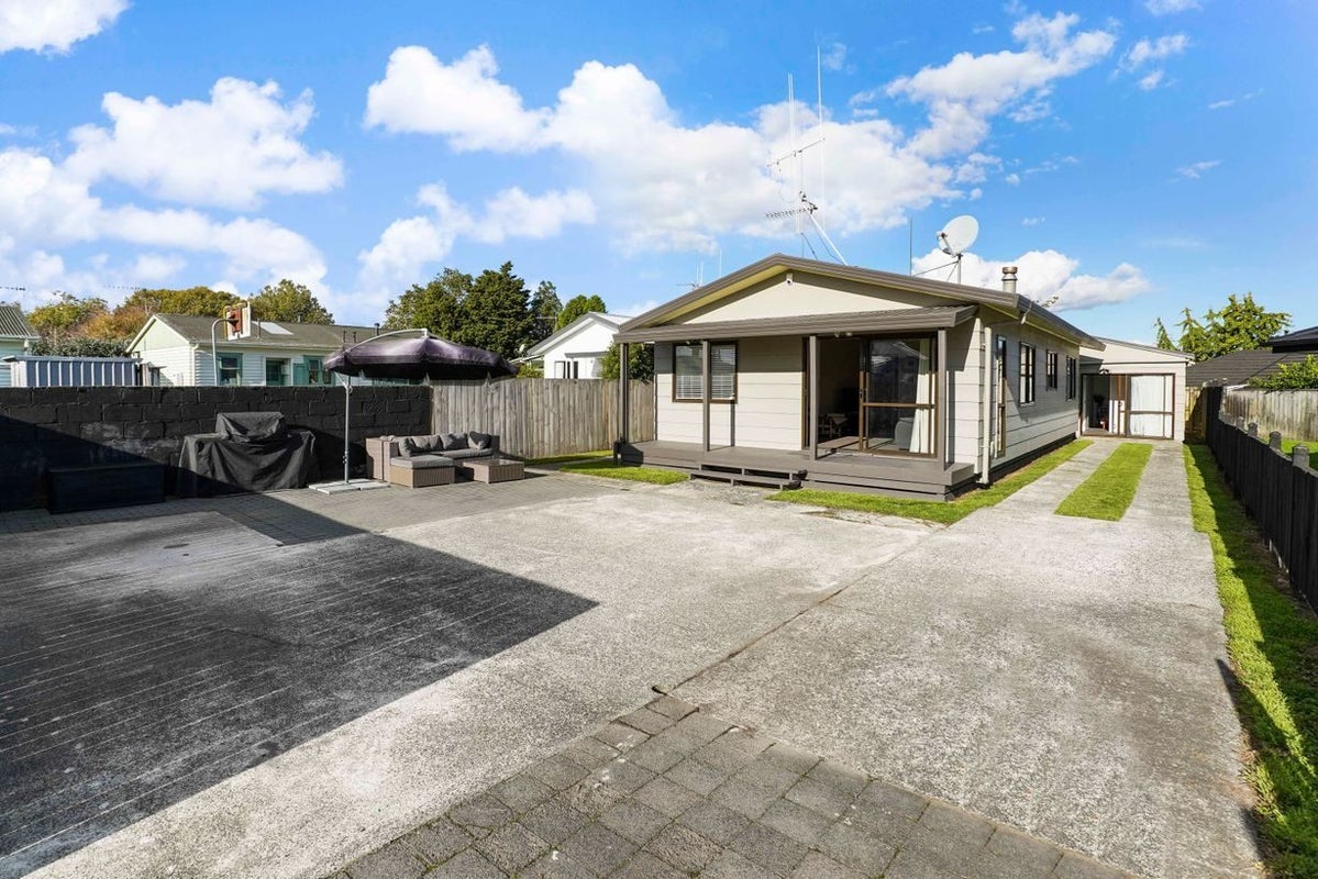 18B Albert Street, Hamilton East, Hamilton - Carousel 1