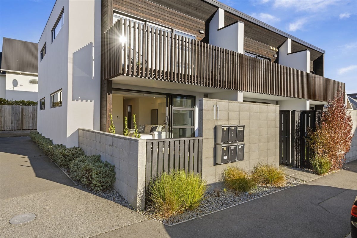3/11 Exeter Street, Merivale, Christchurch - Carousel 12